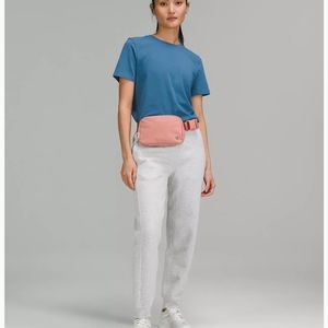 Lululemon Everywhere Belt Bag 1L- Pink Pastel